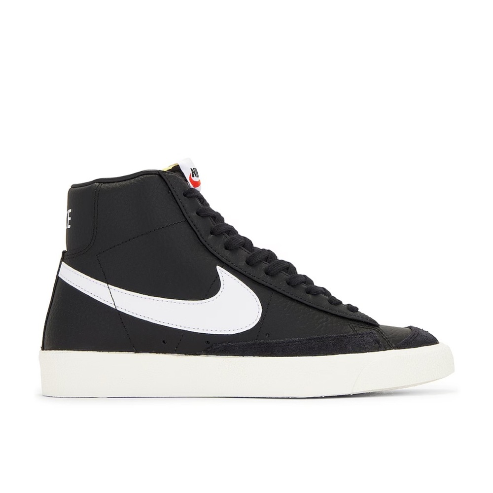 NEW Nike Blazer Mid ‘77 Vintage in Black & White